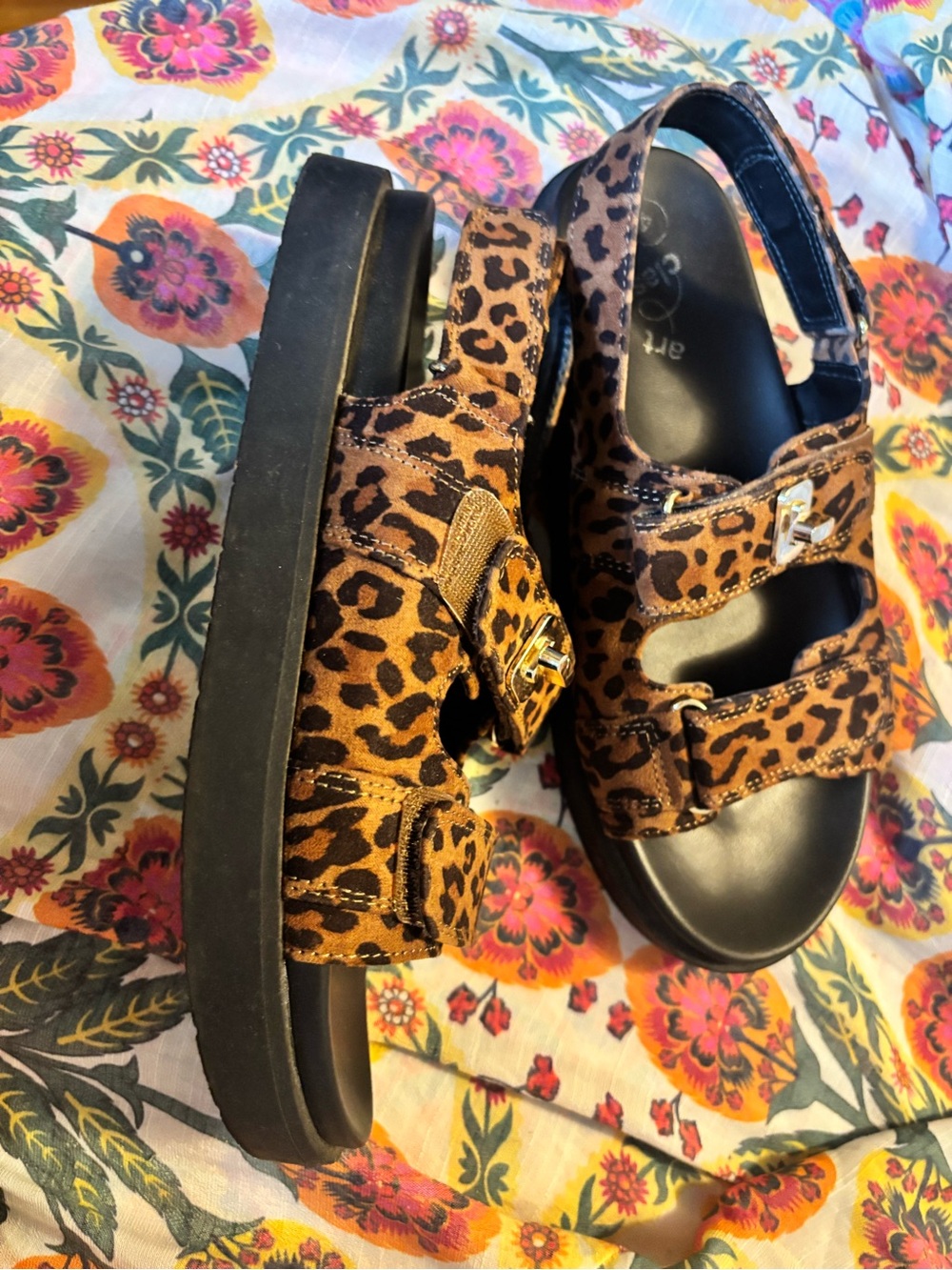 Leopard Print Platform Slide Sandals - Women size 4 youth fits size 6 women’s